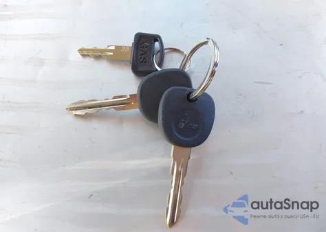 2010 Chevrolet Silverado 1500 Lt z USA, uszkodzony, nr VIN 3GCRCSE01AG275182